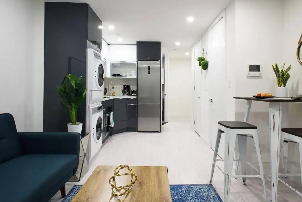 75-1b NEW Prime Upper East W D Elevator
