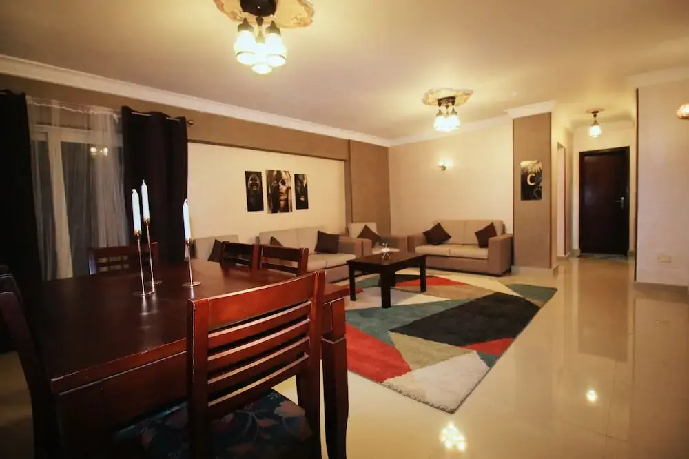 Golden Charming 3-bed Apartment in Cairo