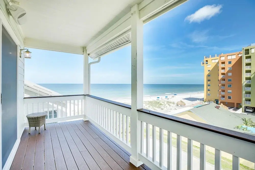 Contemporary 3br/3.5ba W/ Gulf View, Walk To Beach 3 Bedroom Home