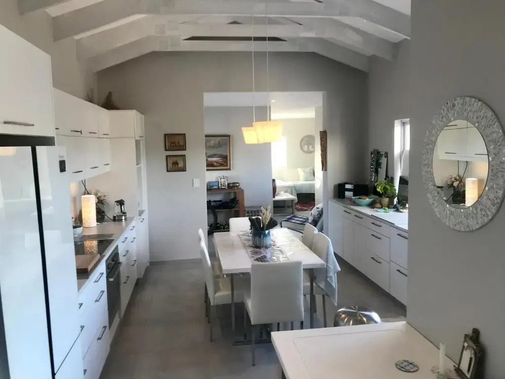 HIDDEN GEM A unique Golf Estate, Game Reserve north facing 6 sleeper 3 en suite bedrooms with 12m Solar Warmed Lap Pool