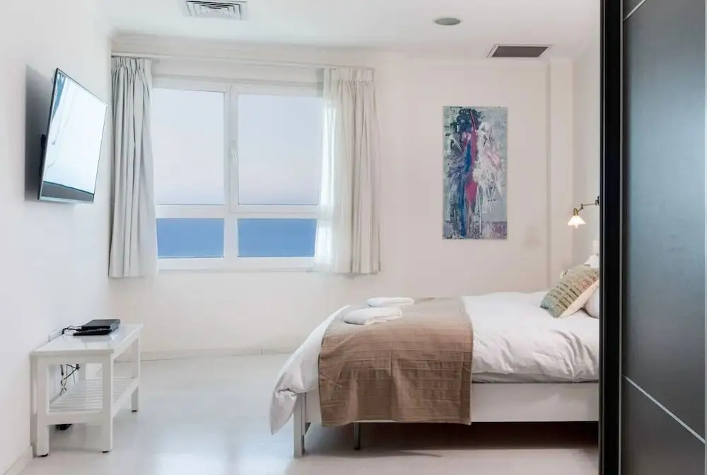 Luxurious 90sqm 2BR Beach Front