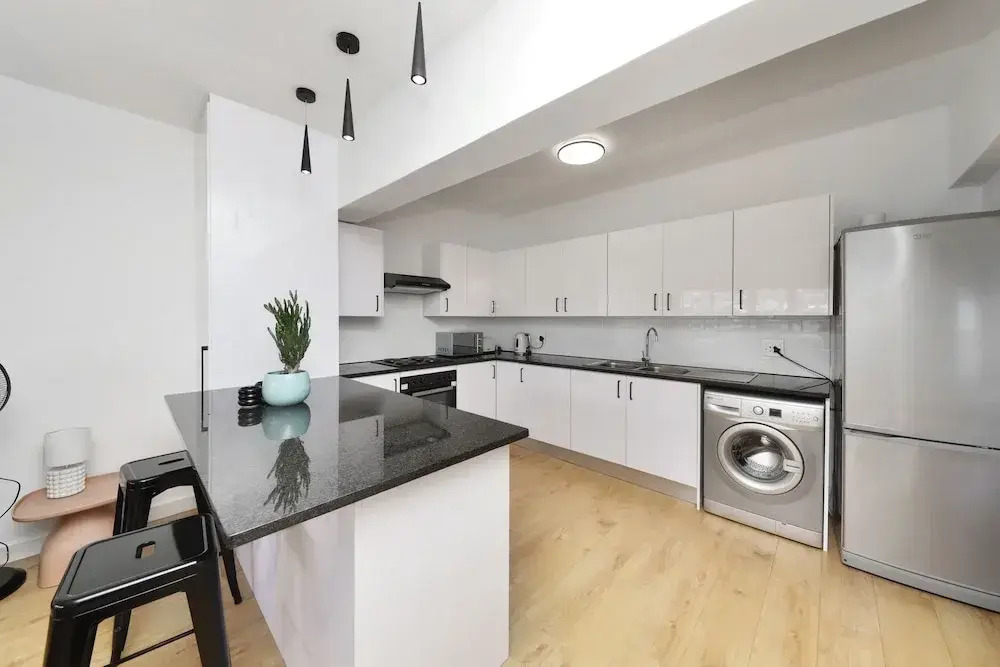 Two Bedroom Apartment With Mountain Views