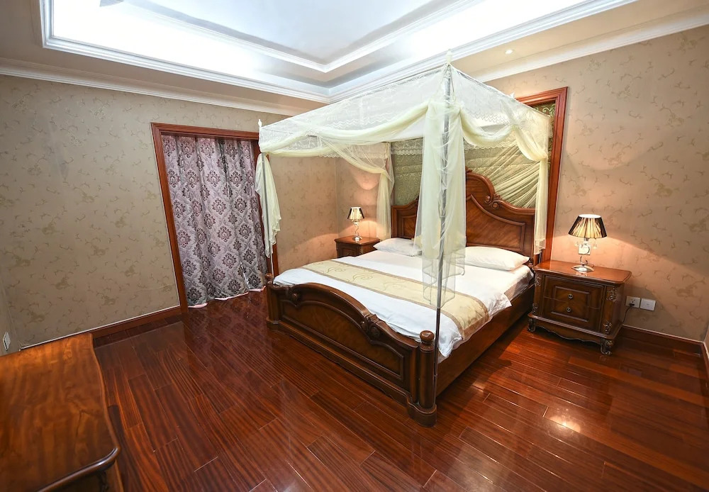Elizabeth Royal Apartments