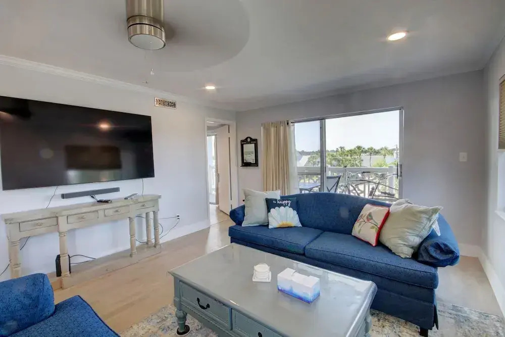 539 El Matador 2 Bedroom Condo by RedAwning
