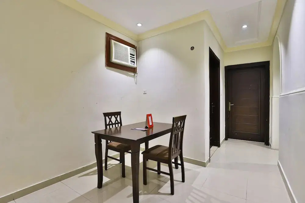 OYO 161 Middle East Suite