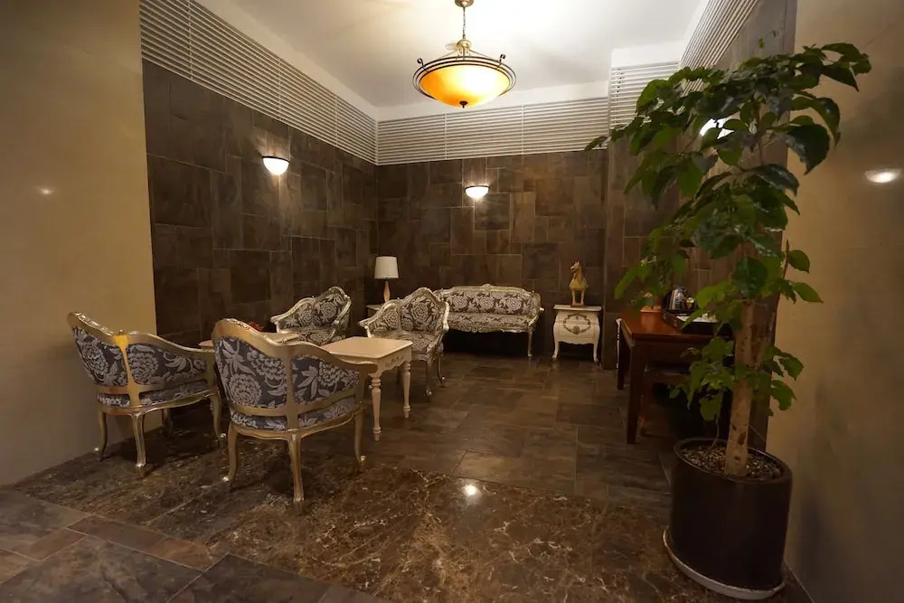 Nabeeya Hotel