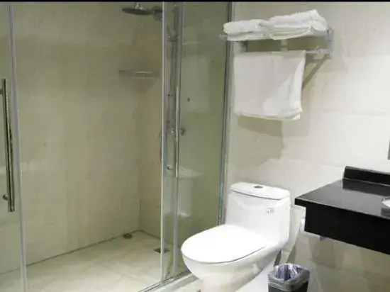 Huzhou yunmeng business hotel