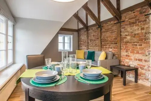 Colonel Suites & Apartments