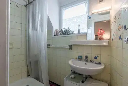 5837 Private Room