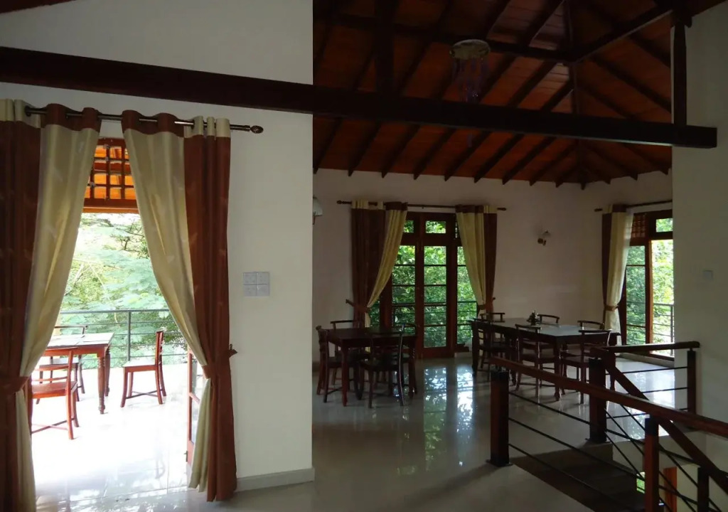 Tarana Hotel