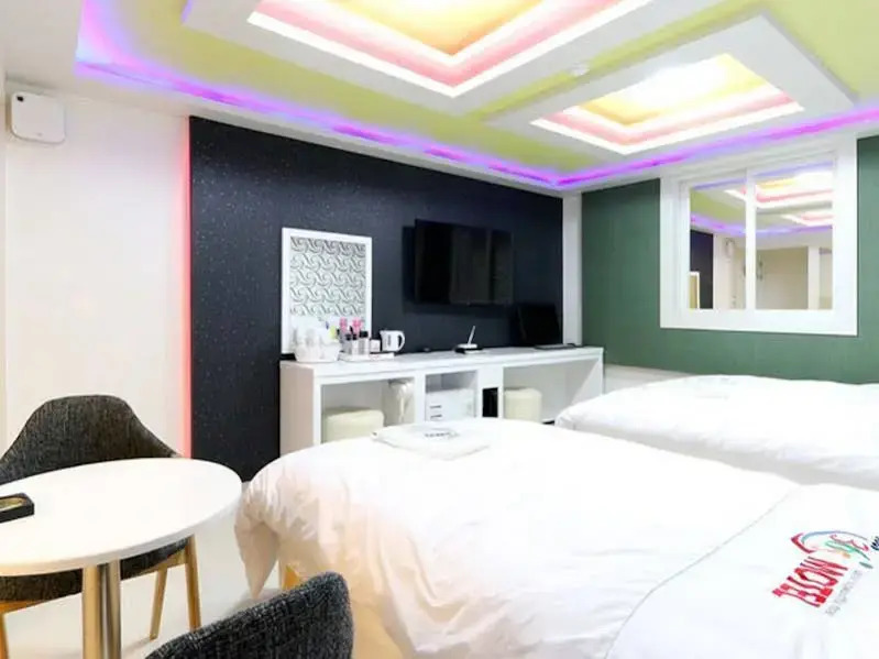 Feel 365 Motel