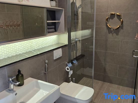 The BirdsEye View 1BR facing KLCC with Gorgeous pools