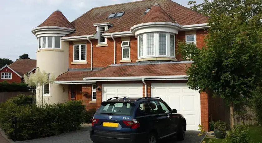 Shalbourne House Bed & Breakfast