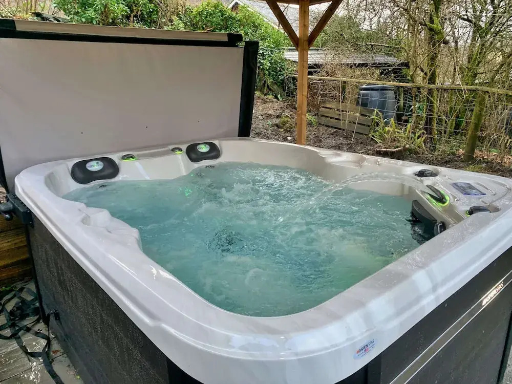 Luxury Cottage With Hot Tub & Views