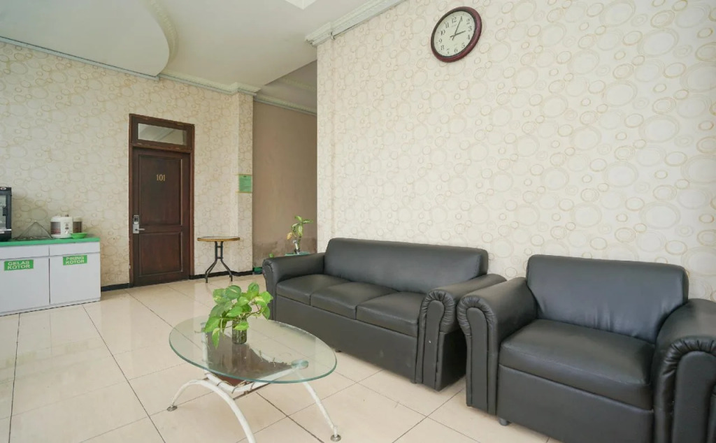 Grace Residence By OYO Rooms