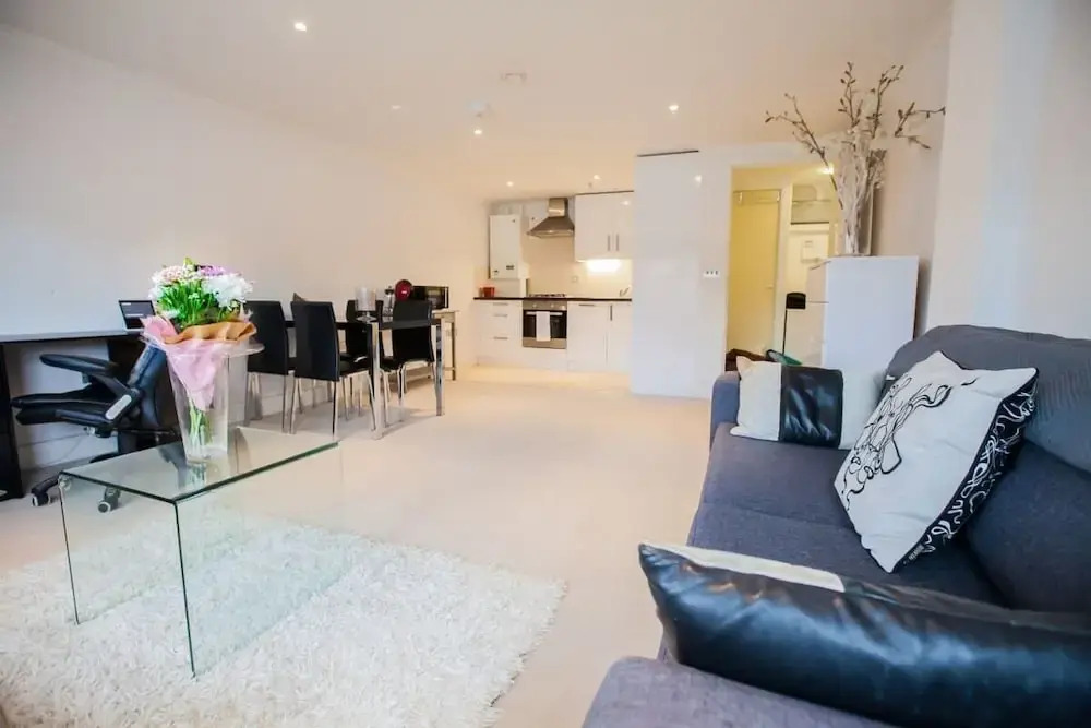 1bed Sleeps 4 in West Kensington 7mins to Tube