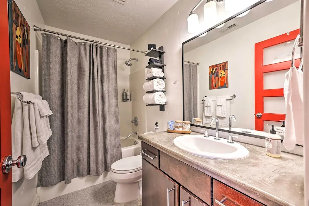 Custom Home < 2 Mi to Downtown Boise