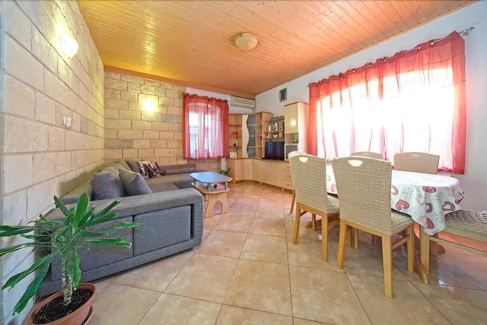 Apartment Diana Postira / Two Bedroom A1