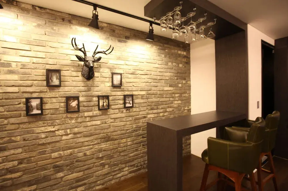 R Lee Suite Ganseok