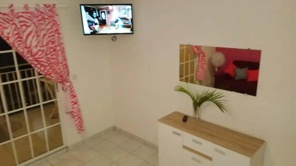 Appartement d'une chambre avec piscine partagee et wifi a Sainte Anne a 1 km de la plage
