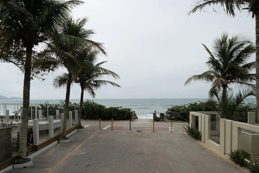 3BR apt sea View on Bombas Beach Vdn303