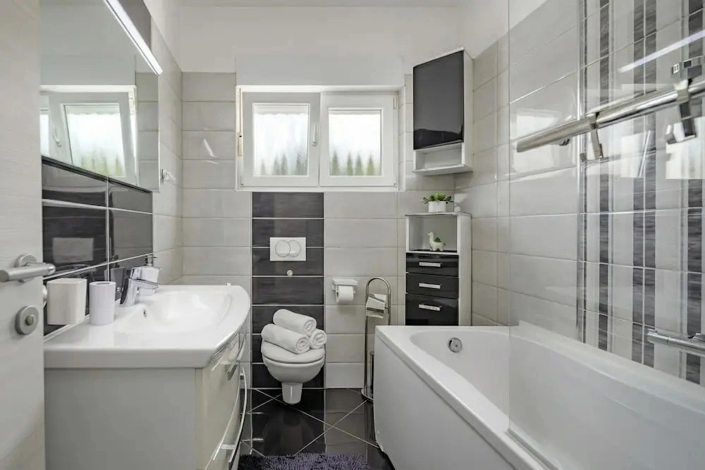 Comfortable Seaview Apartment Pacco