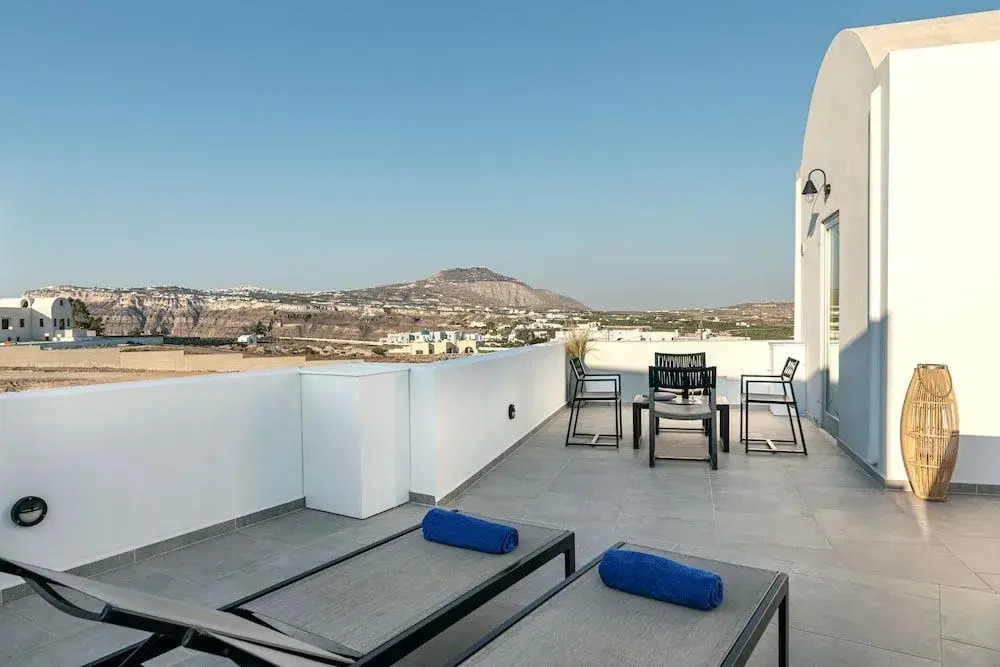 Alafropetra Luxury Suites