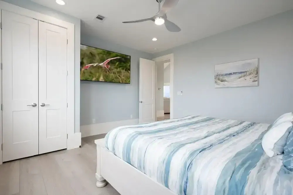 Fins & Feathers 3 Bedroom Home