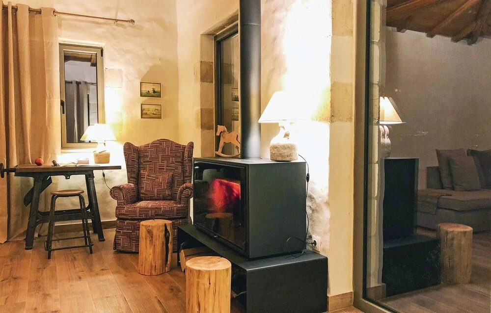 Nice Home in Kardamyli With 4 Bedrooms, Outdoor Swimming Pool and Swimming Pool