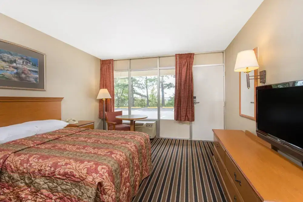 Travelodge Fredericksburg South