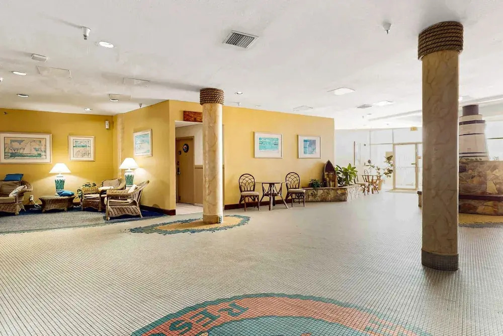 Harbour Beach Resort 401 - Daytona Beach Days