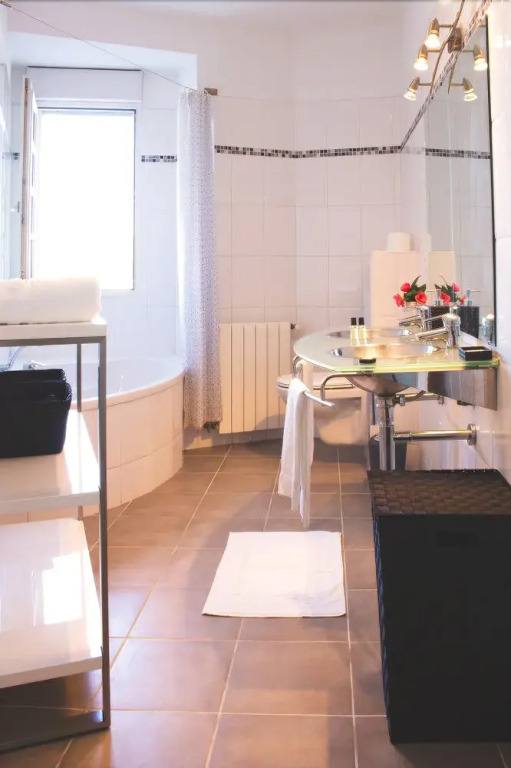 Large Apartment Saint Martin District
