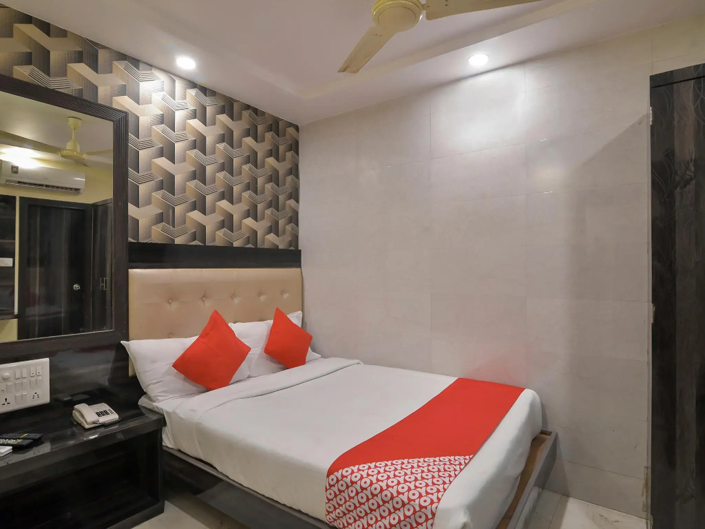 OYO 5171 Hotel Palace Residency