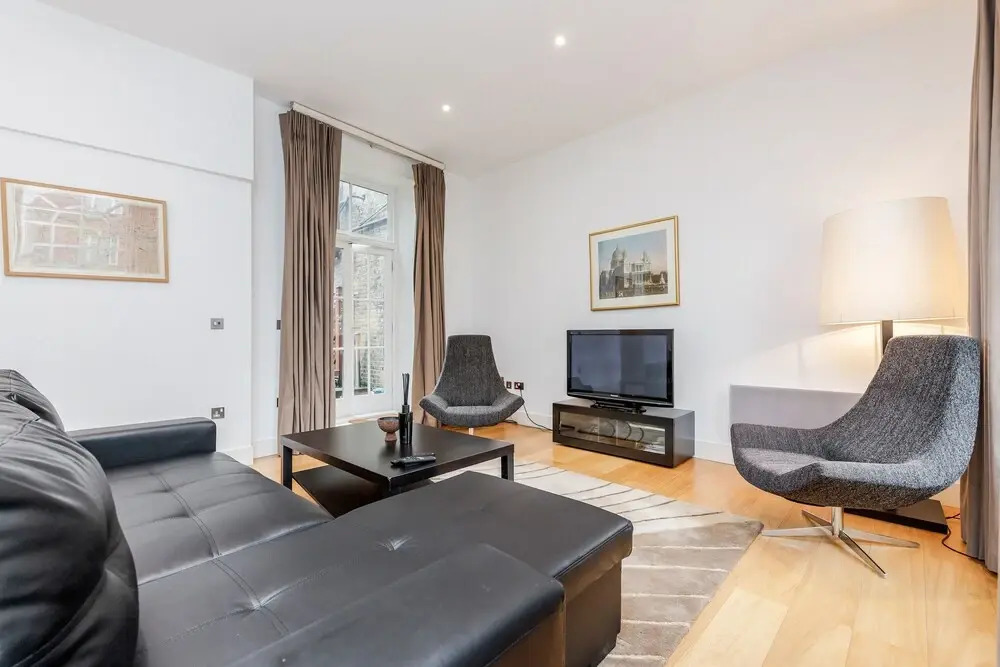 Stylish 3 Bed 3 bath in Kens High St