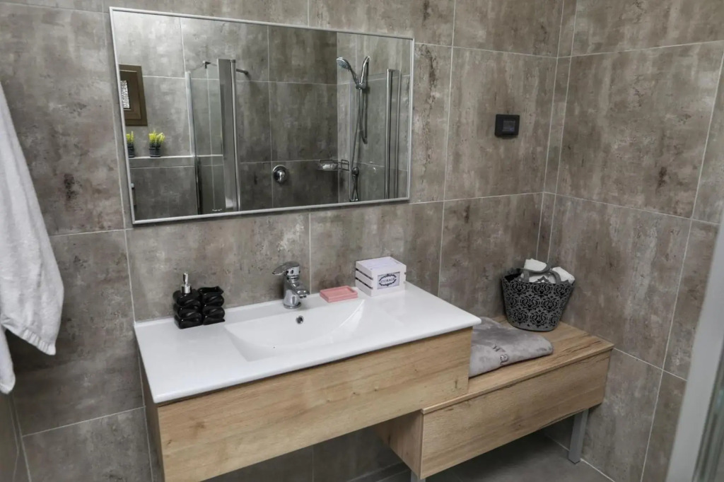Сozy & Stylish studio, close to Baha'i gardens and Colony