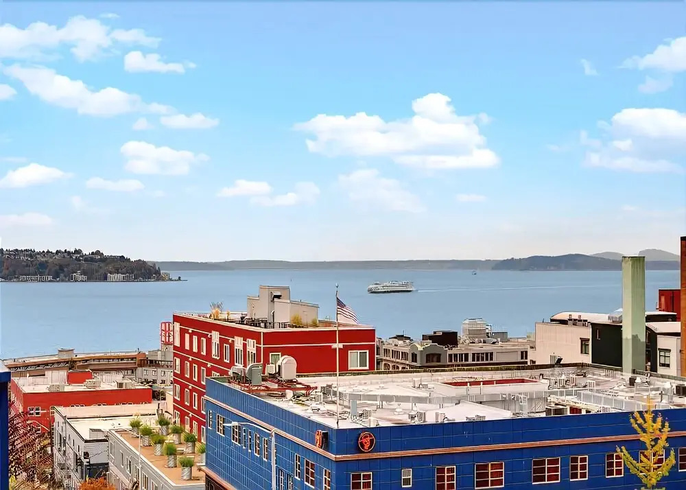 Belltown Court Loft Penthouse - One Bedroom Apartment with Balcony