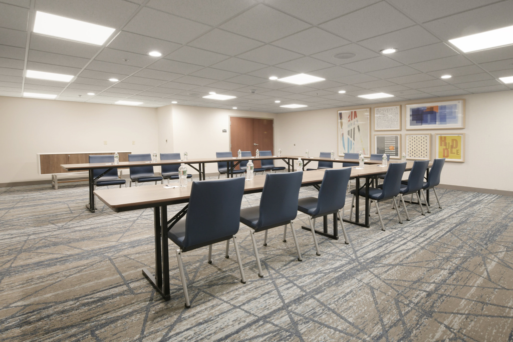 Holiday Inn Express & Suites - Williamstown - Glassboro by IHG
