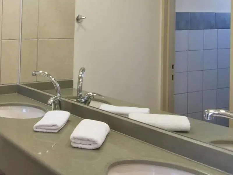 Hi Arad Hostel