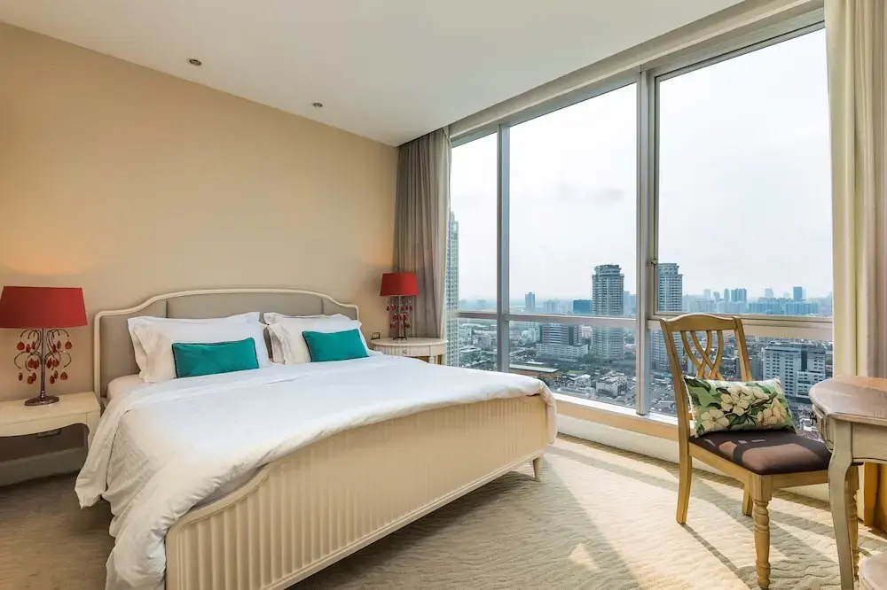 Serviced 2 Bed Scenic Skyvillas