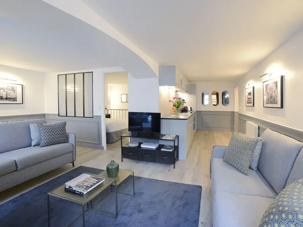 Luxury 4BDR Le Louvre I by Livinparis