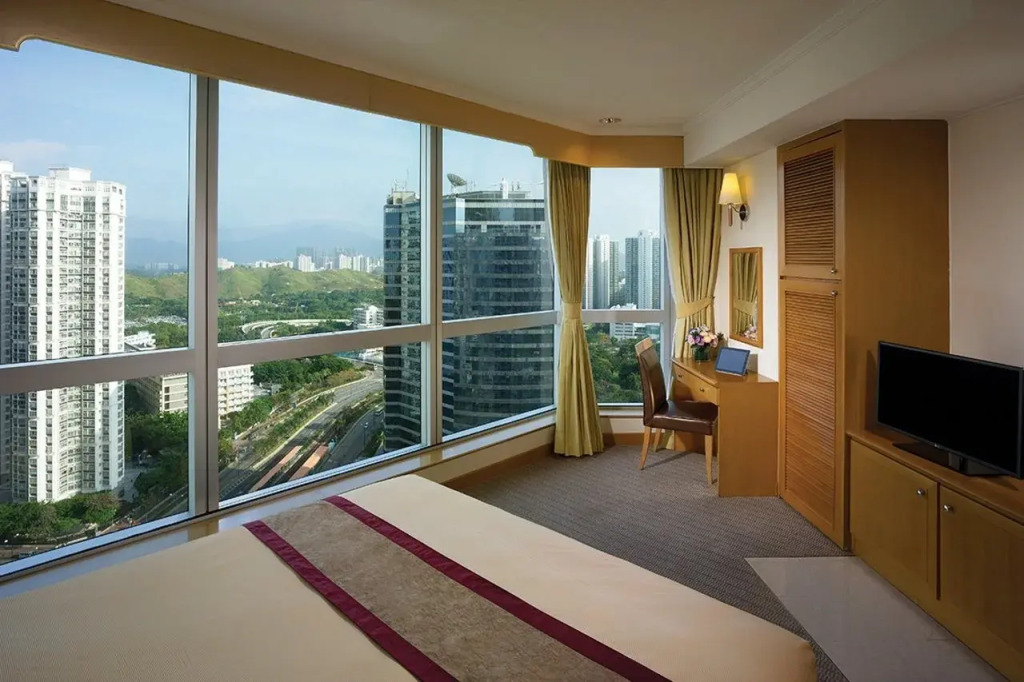 Harbour Plaza Resort City