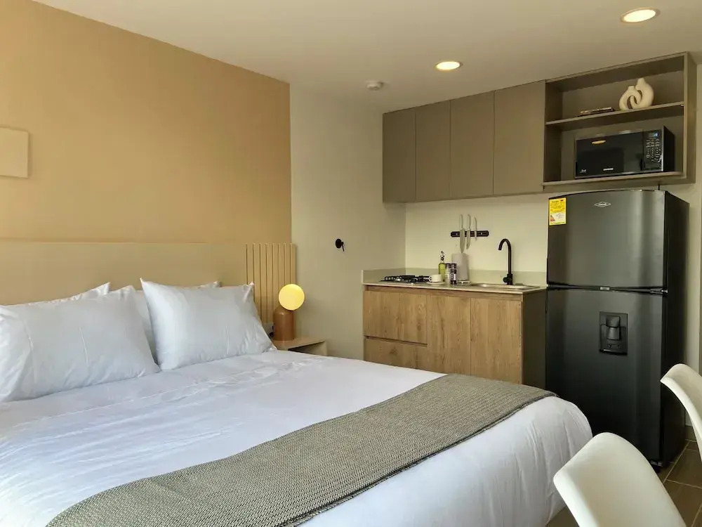 Oliving in Laureles by Wynwood House