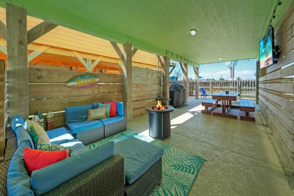 Laid Back Lime by AvantStay | Near Beach w/ Pool, Complimentary Pool Warmer