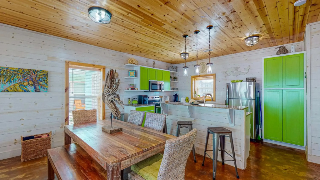 TC501 Townhome Close to Beach, Shared Pool