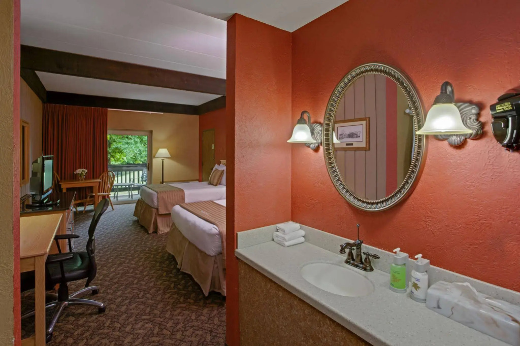 Mohican Lodge and Conference Center
