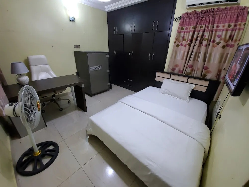 Flat - Sleeps 6 With Parking