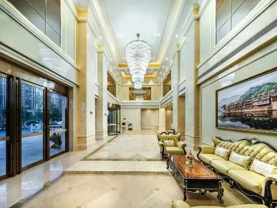 Vienna International Hotel (Changsha Science and Technology New Town Shaoguang Metro Station)