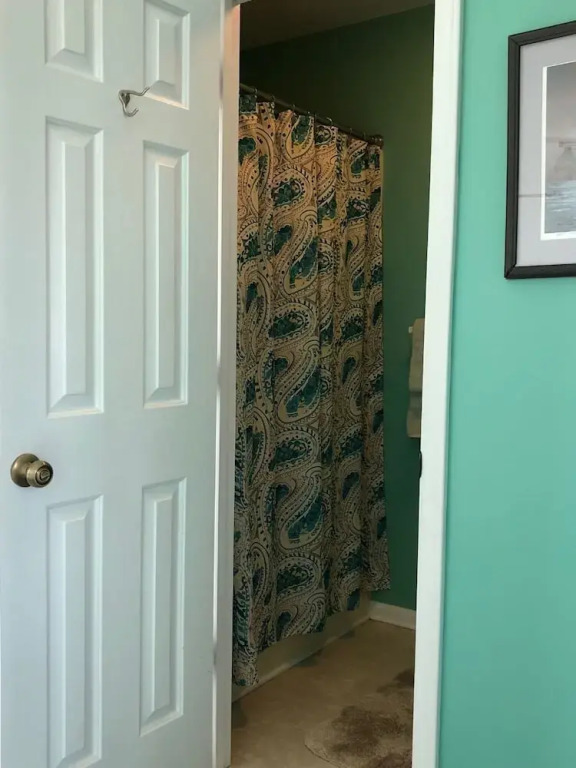 Tailslide Inn 4 Bedroom Home by RedAwning