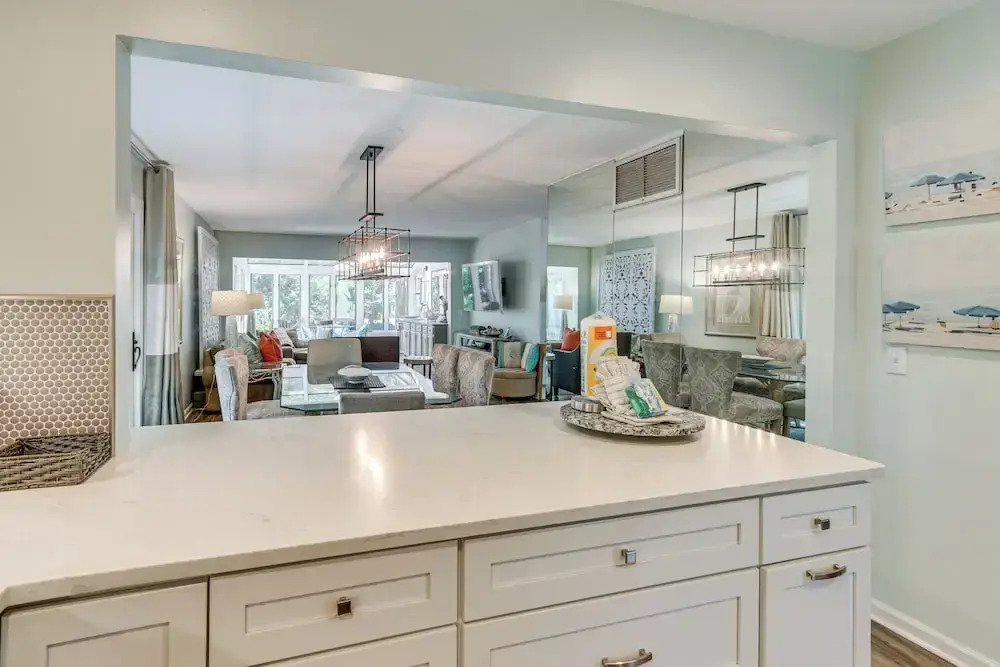 Modern Hilton Head Retreat: Walk to Beach & Golf!