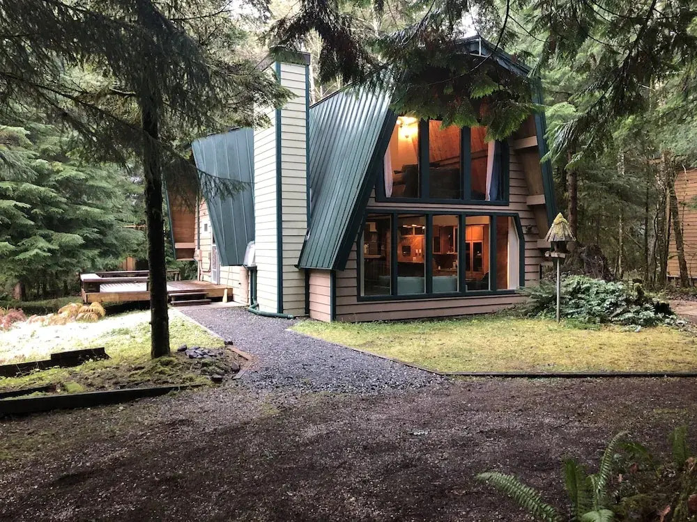 Snowline Cabin #45 - A Traditional Mountain Family Chalet!